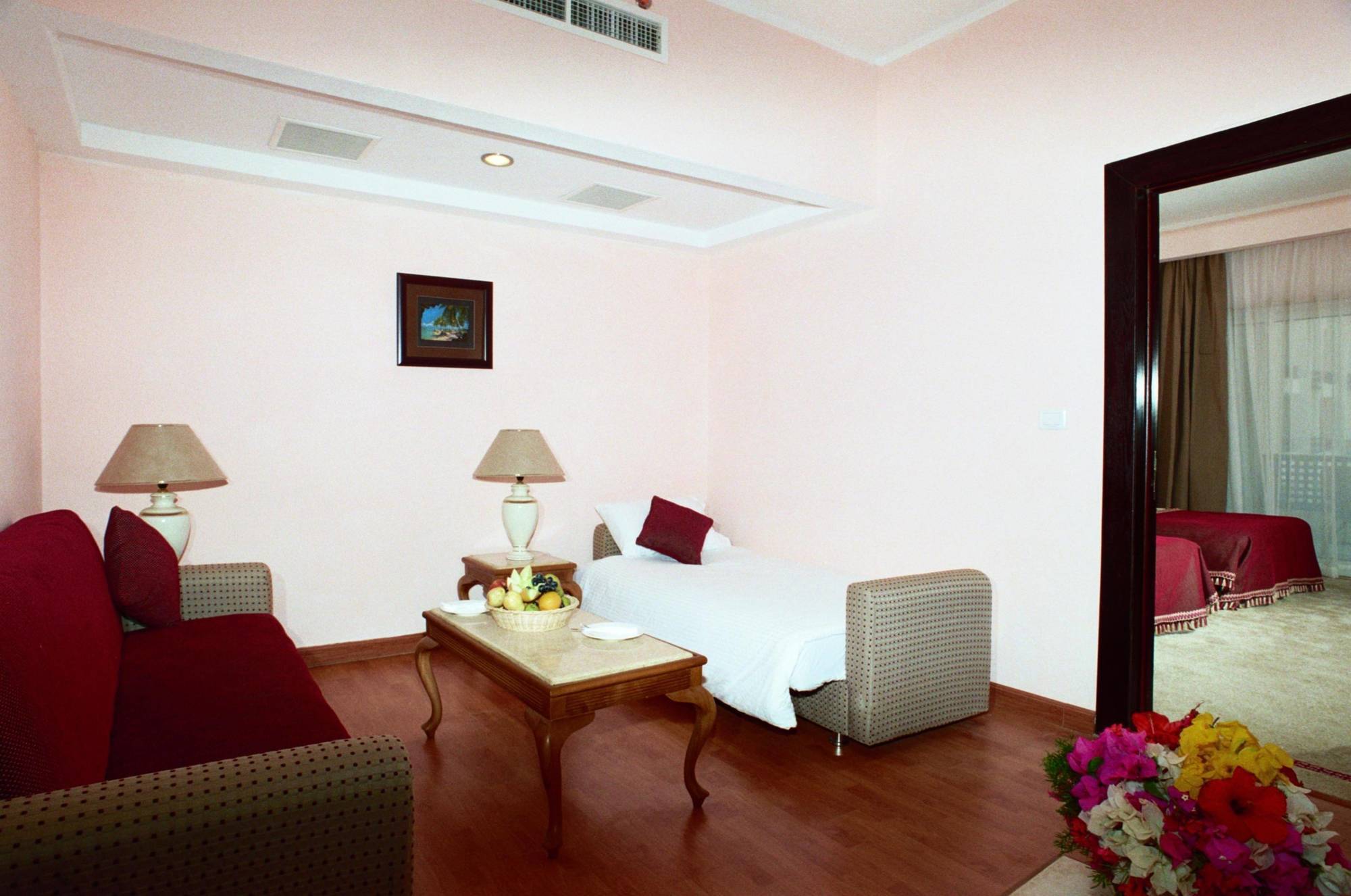 Golden 5 Sapphire Suites Hotel Хургада Екстер'єр фото